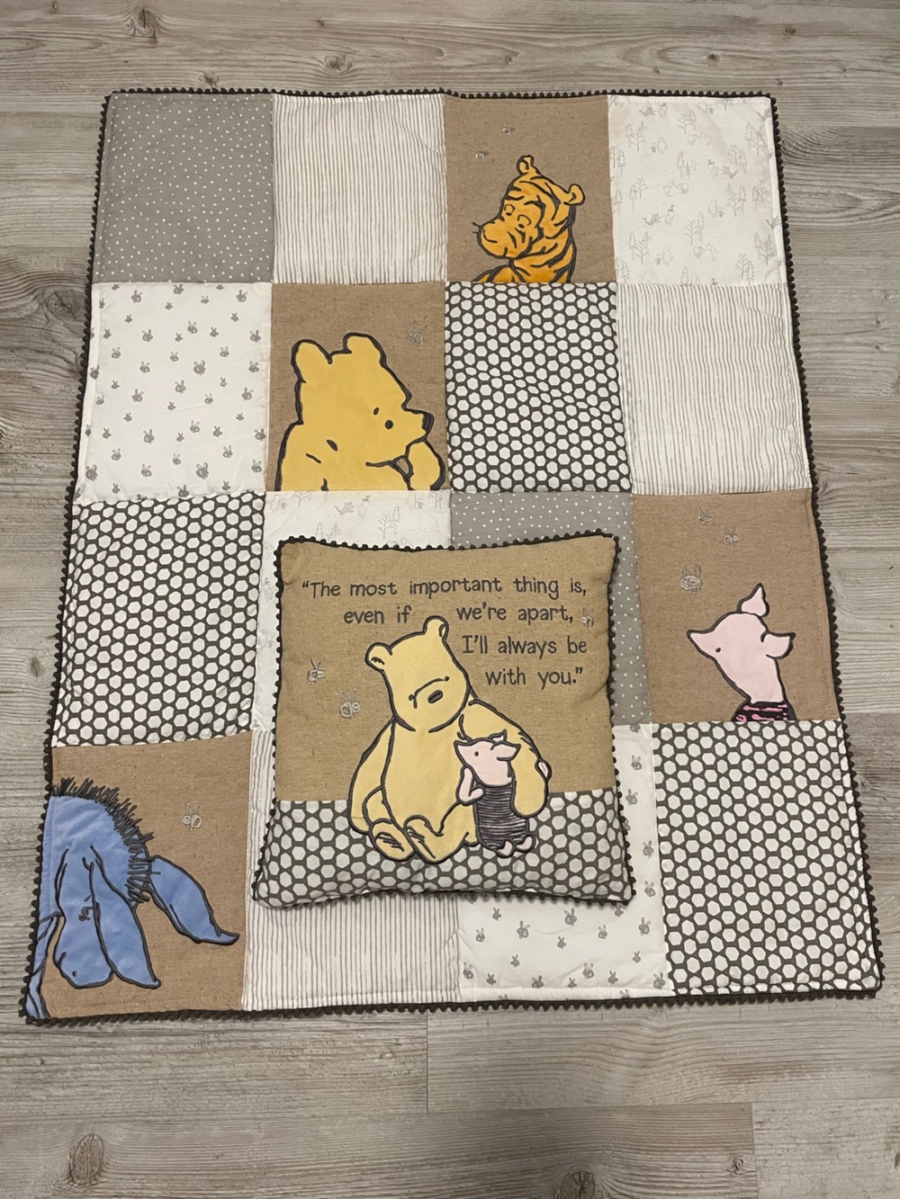 Classic Pooh Crib Set